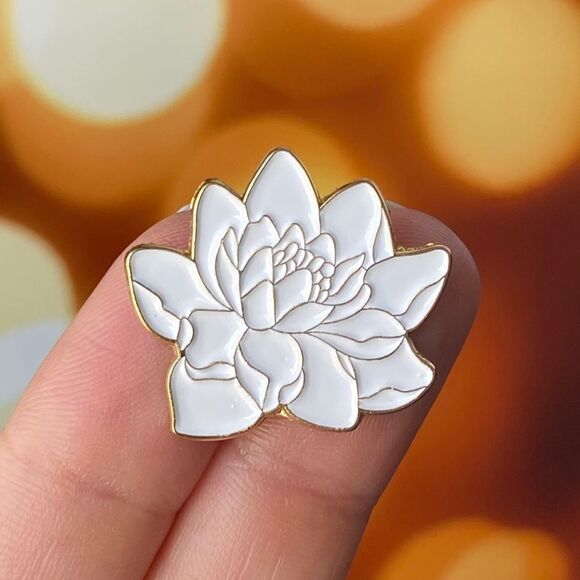 White Lotus Enamel Pin/ Brooch Lapel - Picture 1 of 6